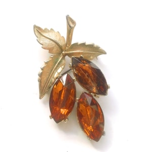 Spinx Topaz Glasdesigner Leaf Brosche signiert Vintage Modeschmuck