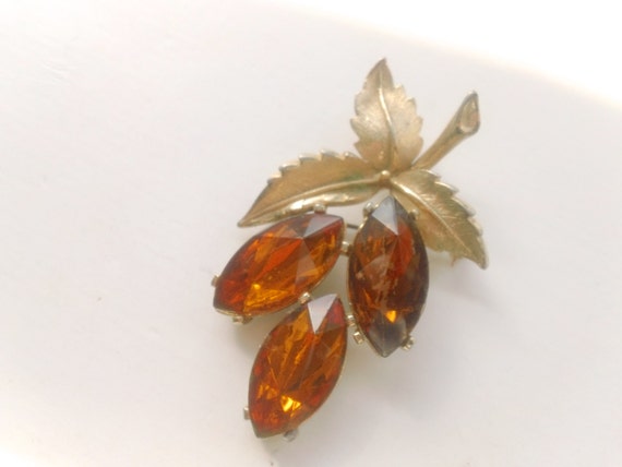 Spinx Topaz Glass Leaf Brooch Designer Signed Vin… - image 2