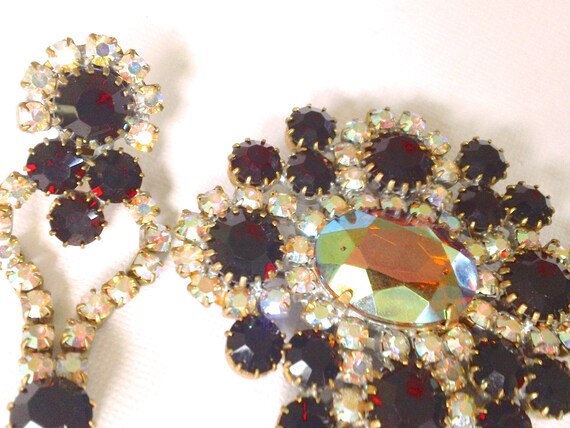 Ruby Red Rhinestone Brooch & Earrings Set Clip On… - image 4