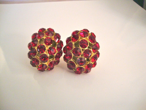 Ruby Red Rhinestone Cluster Earrings Vintage Retr… - image 1