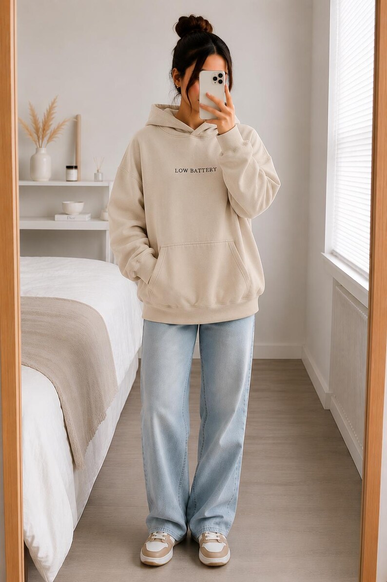 AIRPLANE MODE Übergroßer minimalistischer Sand Hoodie | Gemütliches Sweatshirt aus Baumwoll-Polyester-Mischung Bild 2