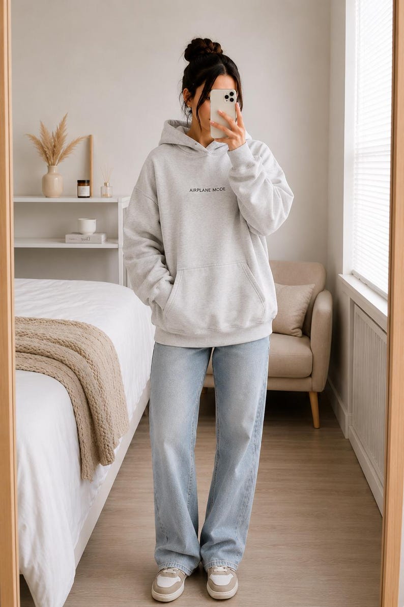 AIRPLANE MODE Übergroßer minimalistischer Sand Hoodie | Gemütliches Sweatshirt aus Baumwoll-Polyester-Mischung Bild 3