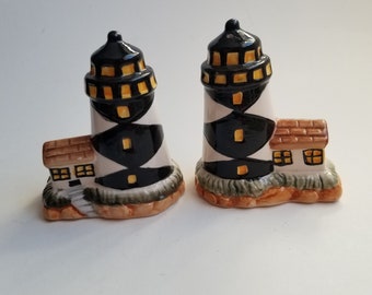 Lighthouse salt and pepper shakers / nautical shaker set