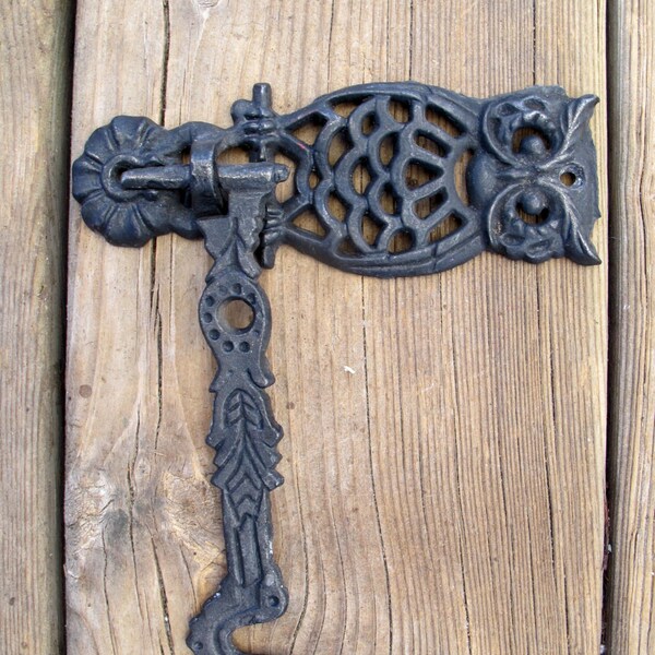 Owl swivel plant hanger / owl cast iron swivel wall bracket / owl wall bracket / owl wall hook