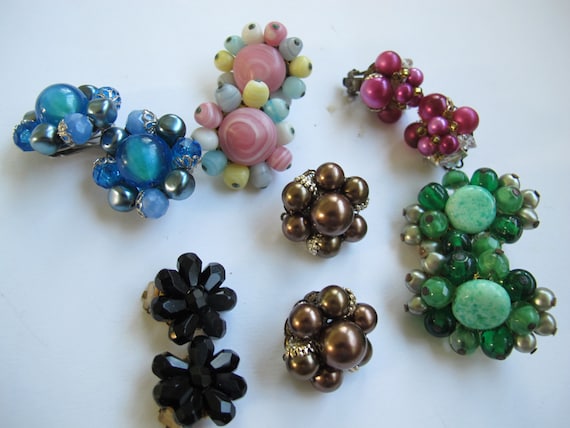 SALE Lot of vintage cluster bead clip on earrings