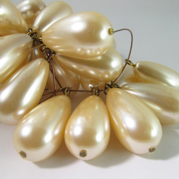 8 Vintage Jumbo 30mm Faux Champagne Cream Pearl Teardrop Pendants Pd285