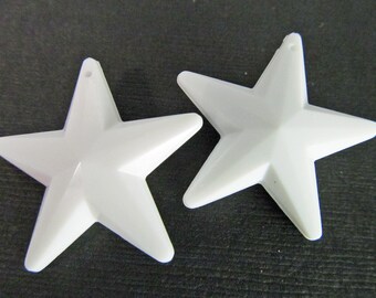 10 Vintage 30mm White Faceted Acrylic Star Pendants Pd426