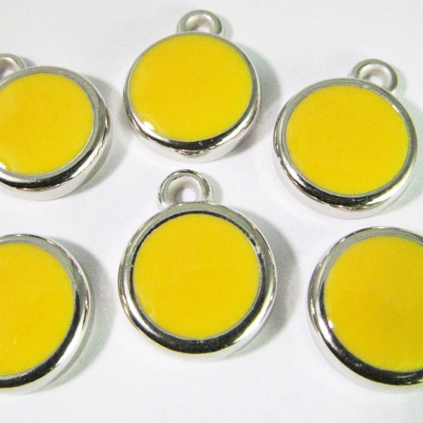 12 Vintage 12mm Bright Yellow Mod Pendants Charms Drops Pd467