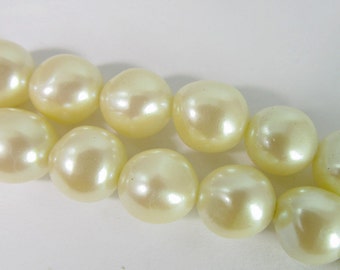 40 Vintage 8mm Faux Pearl Nugget Beads Bd1402