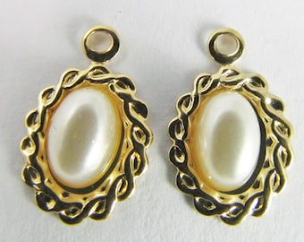 8 Vintage Lightweight Oval Brass and Faux Pearl Charms Drops Pd542