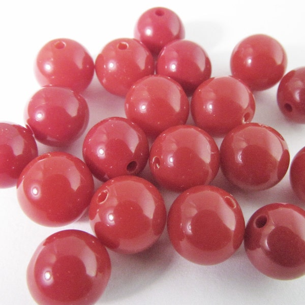 100 Vintage 8mm Red Lucite Beads Bd1744