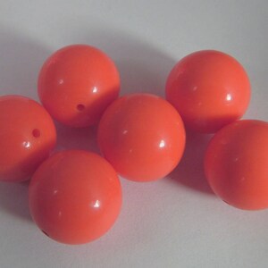 20 Vintage 15.8mm Bright Orange Lucite Beads Bd804