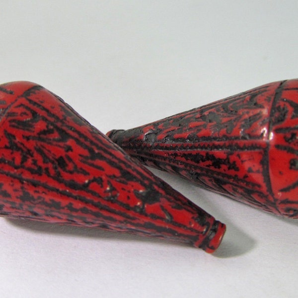 2 Vintage 37mm Italian Red and Black Asian Motif Carved Lucite Teardrop Beads Bd914