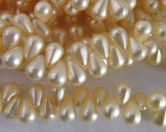 50 Vintage Dainty Ivory White Faux Pearl Teardrop Bead Drops Bd1355