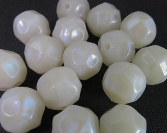 38 Vintage 12mm Opaque Matte Opalescent Lucite Round Hammered Nugget Beads Bd1809