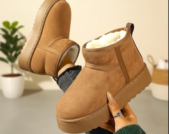 Mini bottes de neige à fourrure, bottes en peau de mouton fausses bottes de style uggs pour femme, cadeau de Noël pour elle semelles intérieures en peau de mouton semelle souple