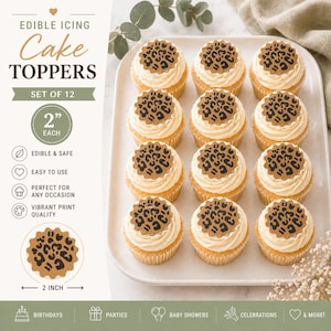 Pode incluir: Conjunto de 12 coberturas de bolo comestíveis. Cada cupcake tem um redemoinho de cobertura branca e um design de estampa de leopardo marrom de 5 cm. O texto na imagem diz "Comestível e seguro", "Fácil de usar" e "Qualidade de impressão vibrante".