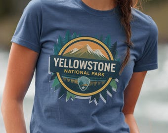 Camiseta con el logo del Parque Nacional de Yellowstone, camiseta con el emblema de los árboles de montaña, regalo para amantes de la naturaleza, camiseta bohemia de Yellowstone, camiseta para senderismo en Yellowstone.