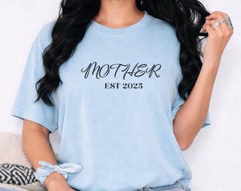 Camiseta Comfort Colors® Mama Est, regalo personalizado para mamá, regalo del Día de la Madre, Mama Heart Est, regalo personalizado para mamá, anuncio de nueva mamá