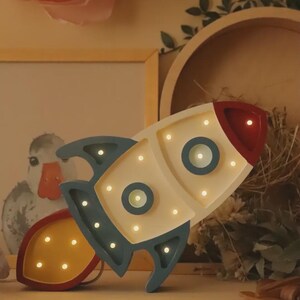 Holzraketen-Nachtlicht - Handgemachte LED-Weltraum-Kinderzimmer-Lampe, modernes Dekor