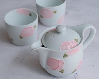 3 Piece Aritayaki Porcelain Ichijin Momo Japanese Teaware Set | Handdrawn Imariyaki Cute Peach Teapot & Teacups | Made in Japan Sencha Gift