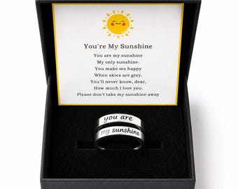 Anillo "Eres mi rayo de sol" – Anillo de amor grabado – Incluye caja de regalo – Regalo romántico para ella y para él – Anillo ajustable para parejas