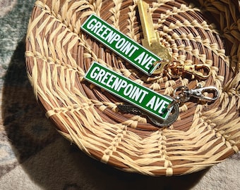 Gepersonaliseerde sleutelhanger straatnaambord | Aangepaste acrylsleutelhanger, NYC-stijl
