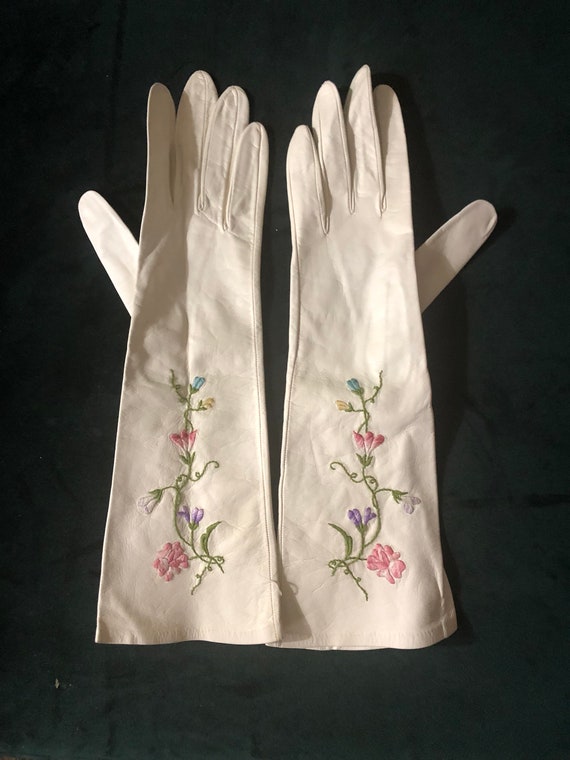 Vintage EMBROIDERED White Kid Leather GLOVES - image 1