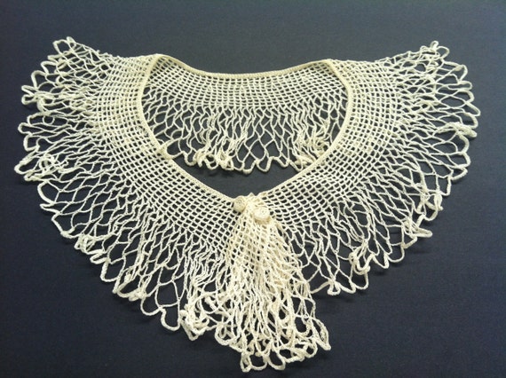 RARE 1950s Creme Cotton CROCHET COLLAR with Croch