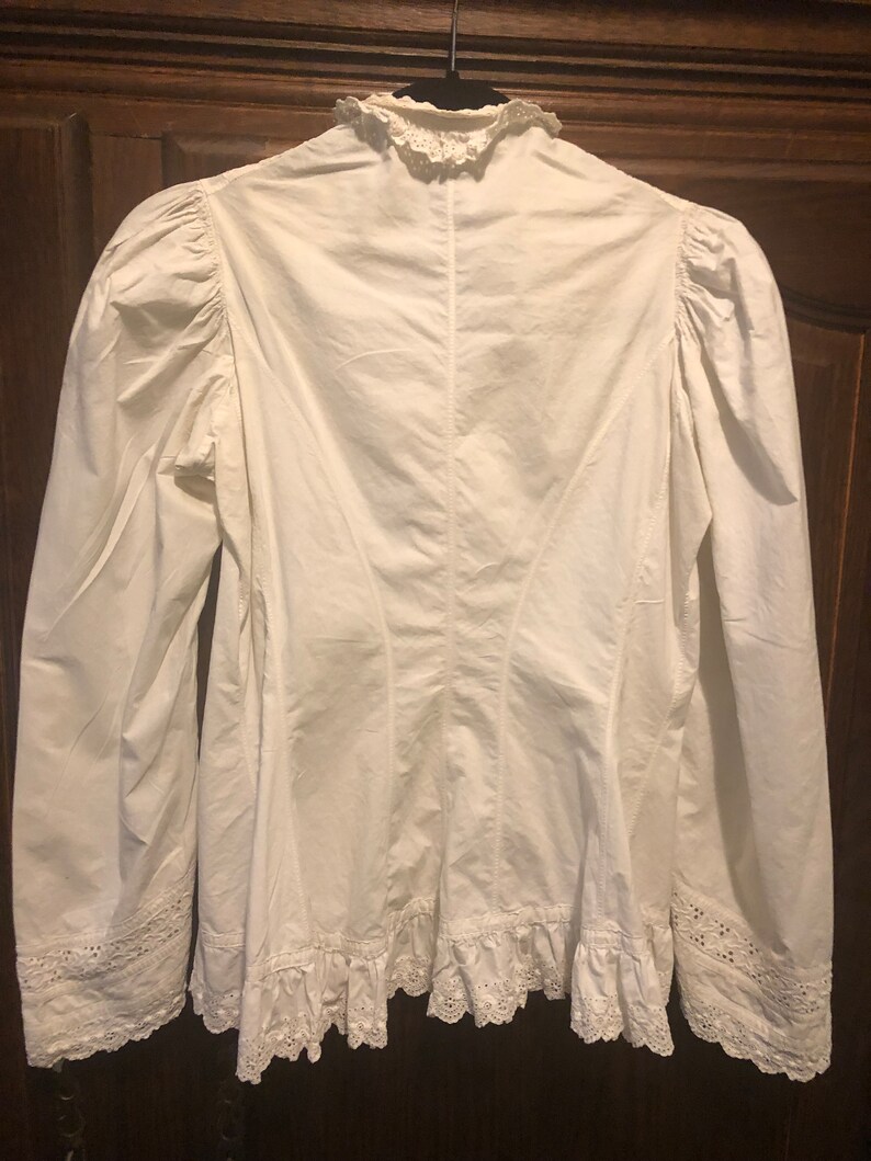 ANTIQUE EDWARDIAN Fitted White Cotton BLOUSE with Lace Insertions and Trim image 2