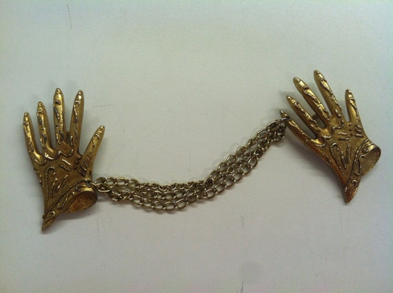 UNIQUE Vintage Gold Metallic HAND BROOCHES linked