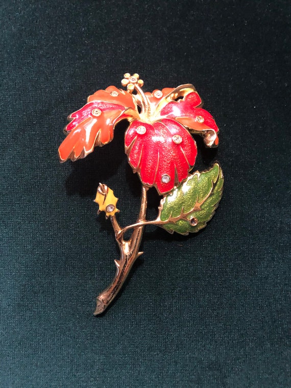1960s GOLDTONE Red and Green FLOWER PIN with rhine