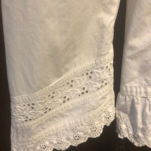 ANTIQUE EDWARDIAN Fitted White Cotton BLOUSE with Lace Insertions and Trim image 4