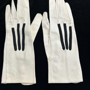 Stunning VINTAGE French White Kid LEATHER GLOVES