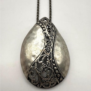 Premier Designs Silver Tone Teardrop Necklace – Modern Statement Jewelry