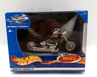 Hot Wheels Motorcycle Co Custom 2 Black Winged Skull 1:18 Moto 47364 Mattel 2002