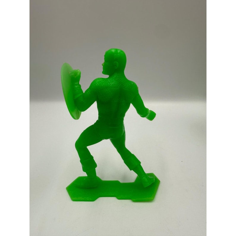 Vintage 1967 Captain America Marvel Comics Group Green Plastic Toy Figure USA image 3