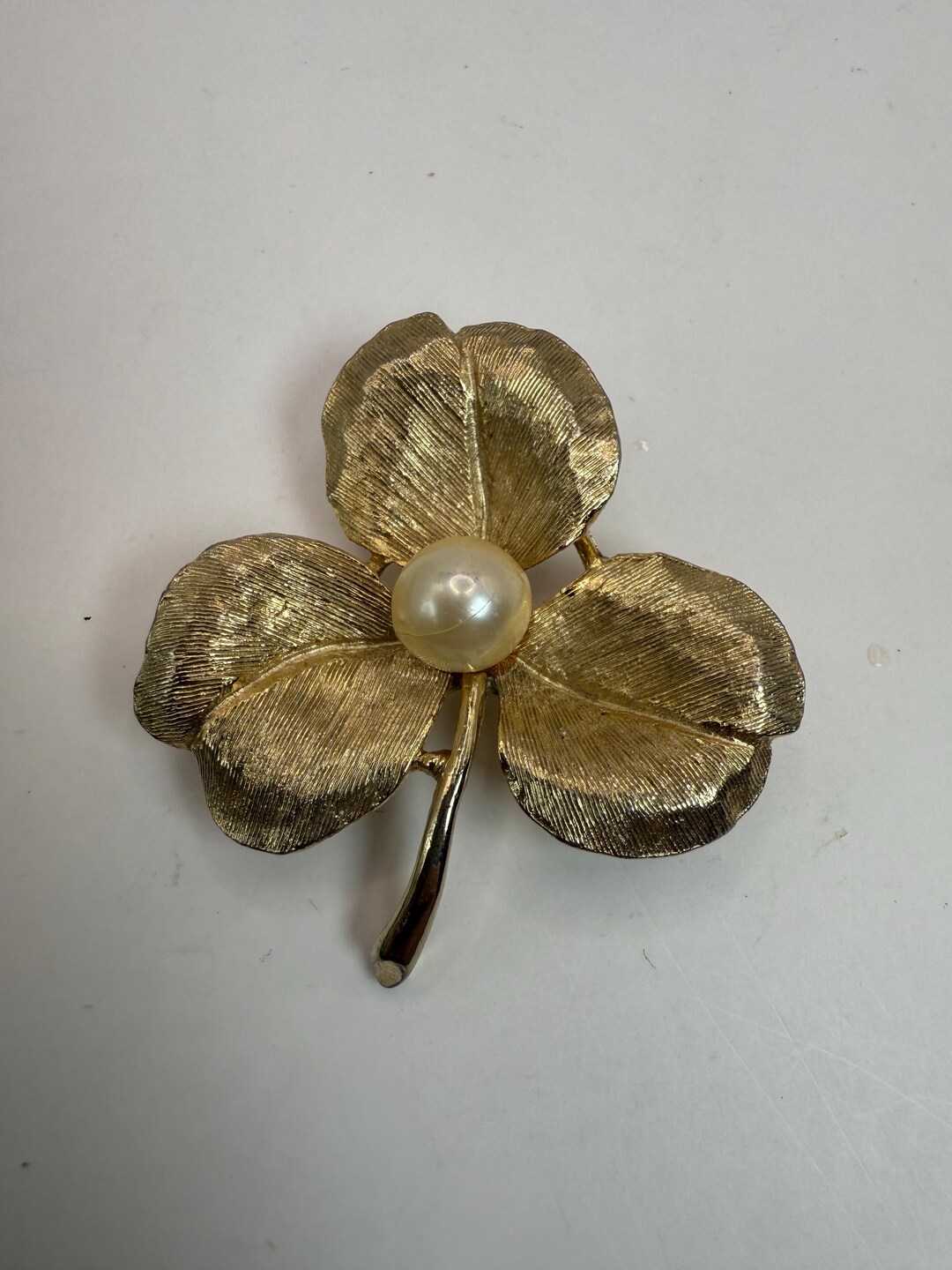 Vintage Capri Gold Tone Shamrock Brooch – Faux Pearl Center Leaf Pin - Etsy