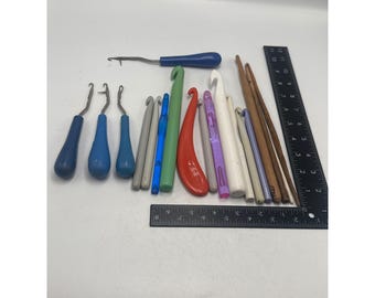 Mixed Lot of Crochet Hooks and Latch Tools Susan Bates Wood Plastic Vintage