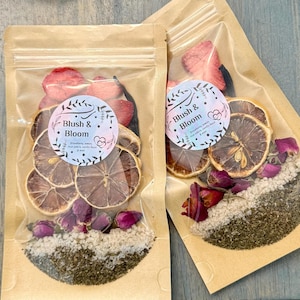 Blush and Bloom Simmer Pot - Fragole, Limone, Baccello di Vaniglia, Rosa e Menta