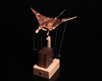 Hand-Carved Wooden Manta Ray Automaton | Motorized Gliding Sculpture | Home Decor Art | Mechanical Mechanism | Collectible Art Toy