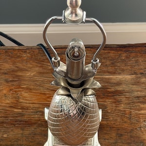 Vintage Hollywood Regency silver or nickel plated pineapple table lamp.