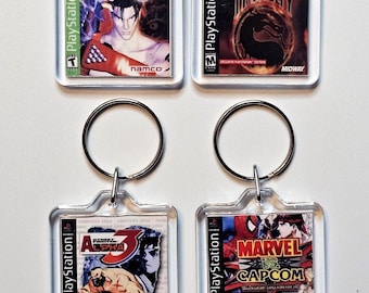 Brelok do kluczy z gry walki PS1 – Tekken, Mortal Kombat, Street Fighter, Marvel vs Capcom | Brelok do kluczy PlayStation w stylu retro | Wybierz swoją grę