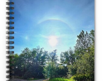 Caderno Espiral com Halo Solar sobre a Floresta | Caderno Pautado para Fotografia da Natureza