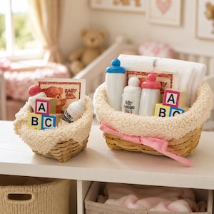 Miniatuur kinderdagverblijfmand: schaal 1:12, poppenhuis babykamermeubilair, kleine ABC-blokken melkfles, aangepast accessoire babyshower diorama