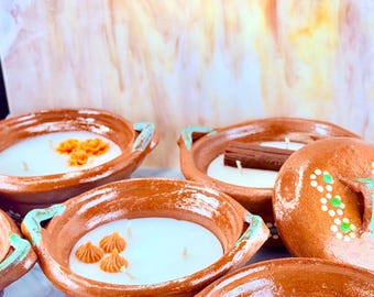Vela Raices; Aromas mexicanos, Recipiente de arcilla pintado a mano, Vela de soja de 340 g