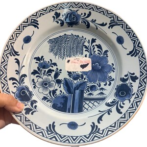 Plato Delft antiguo Colonial Williamsburg Restoration Made Holland Blue White Fine Chinoiserie Floral Charger B. Altman Co Dept Store Tag