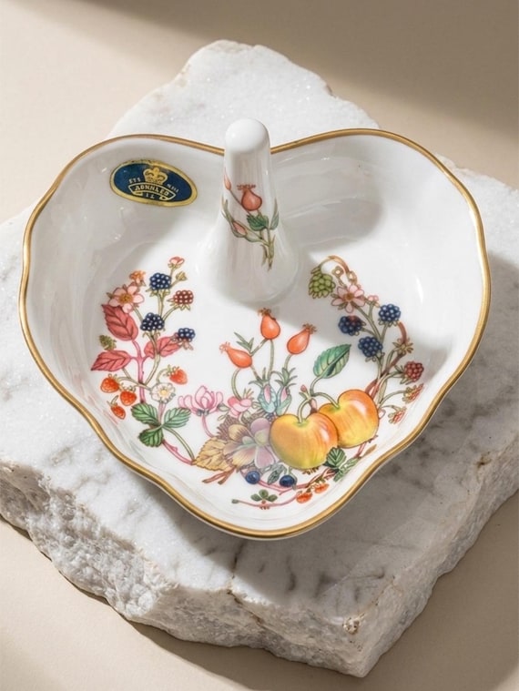 Aynsley Somerset Heart Shaped Ring Dish Vintage Fine Bone China Ring Tree Fruit and Berry Pattern Made in England With label MINT elegant!