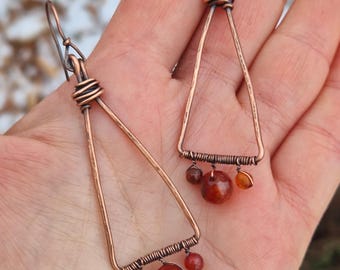 銅とカルセドンのイヤリング ユニークなハンドメイド