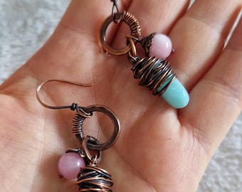 イヤリング 銅と天然石 ユニークなハンドメイド